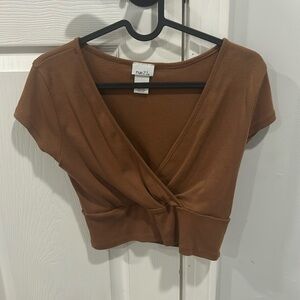 V Neck Brown cropped shirt size medium